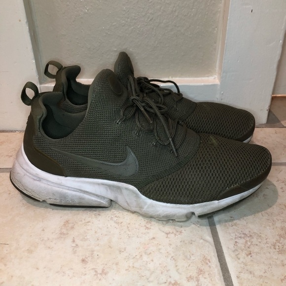 Nike Presto Olive Green Lace Up Running Shoes Size 10 - Picture 1 of 9